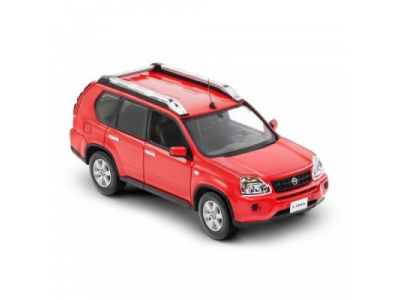 Модель автомобиля Nissan X-Trail, Red, артикул 999CMT31X от NISSAN Модель автомобиля Nissan X-Trail, Red, артикул 999CMT31X