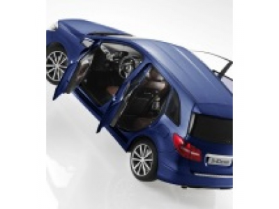 Модель Mercedes-Benz B-Class Sports Tourer, Blue, Scale: 1:18 от Mercedes Модель Mercedes-Benz B-Class Sports Tourer, Blue, Scale: 1:18